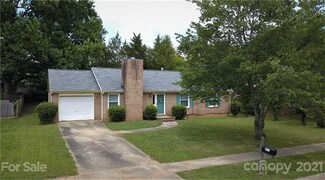 8015 Country Oaks Rd, Charlotte, NC 28227
