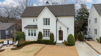 19 Peachtree St, Mountain Brook, AL 35213