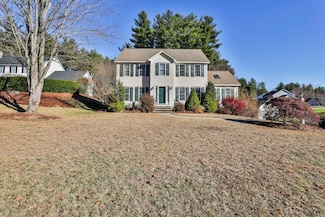 16 Dunbarton Dr, Merrimack, NH 03054