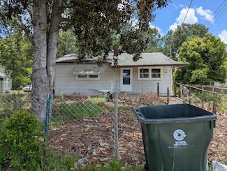 908 Madison Ave S, Douglas, GA 31533