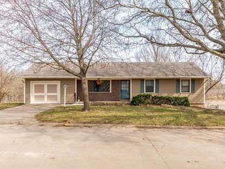 805 S 3rd Terrace, Savannah, MO 64485