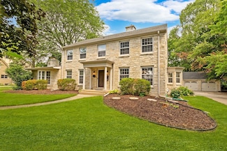 N87W15750 Kenwood Blvd, Menomonee Falls, WI 53051