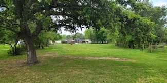 2927 Ruby Dr, Groves, TX 77619