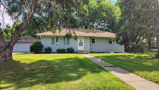 8015 1st St N, Saint Paul, MN 55128