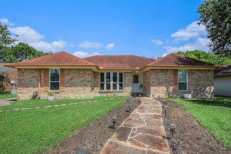 5118 Whittier Oaks Dr, Friendswood, TX 77546