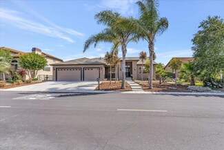 905 Paullus Dr, Hollister, CA 95023