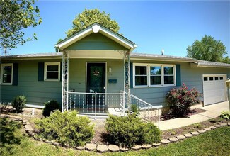 304 W 16th St, Lamar, MO 64759