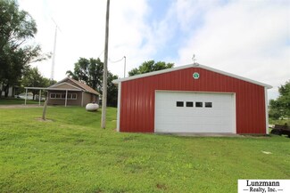 304 E 3rd St, Verdon, NE 68457