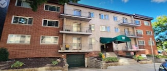 737 N 21st St, Milwaukee, WI 53233
