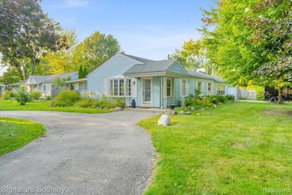 21769 Ulrich St, Clinton Township, MI 48036