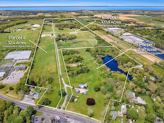 1396 Main Rd, Jamesport, NY 11947