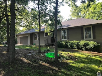 12301 S Stubbs Rd, Overbrook, KS 66524