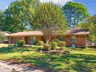 116 Oaklawn Dr, Conway, AR 72034