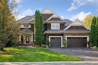 5880 Sunnybrook Ln, Mound, MN 55364