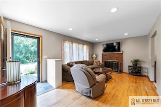 448 Schoolhouse Rd, Monroe Township, NJ 08831