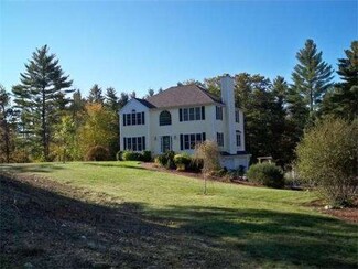 59 Mayflower Ln, Rochester, MA 02770
