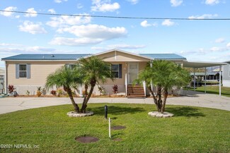 111 Happiness Dr, Welaka, FL 32193