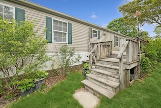 105 Oakview Hwy Unit 148, East Hampton, NY 11937