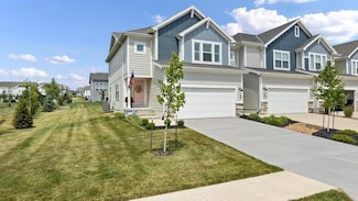 3726 SW Walsh Dr, Lee's Summit, MO 64082