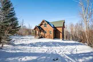 39 Adams Wulff Ln, Rangeley, ME 04970