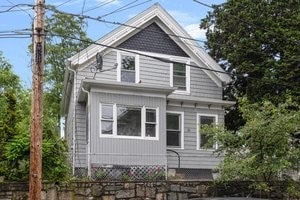 25 Tecumseh St, Providence, RI 02906