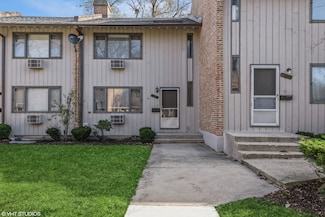 800 Concord Ln Unit 800, Barrington, IL 60010