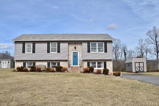 173 Nottaway Dr, Madison Heights, VA 24572