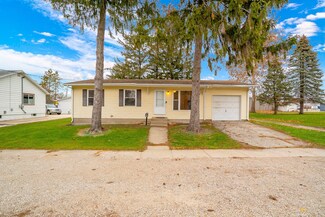421 E Dearborn St, Plano, IL 60545