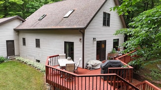 W2725 Beaver Bay Rd, Keshena, WI 54135