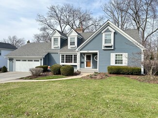 1117 E Forest Ave, Wheaton, IL 60187