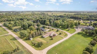 38630 Woodview Ln, Le Center, MN 56057