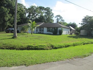 2497 SW Warwick St, Port Saint Lucie, FL 34984