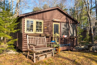 92 Crest Ave, Boothbay Harbor, ME 04538