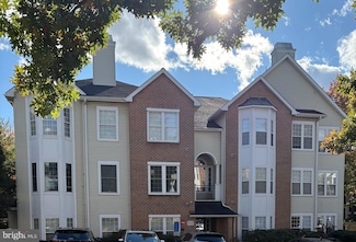 4139 Fountainside Ln Unit 301, Fairfax, VA 22030