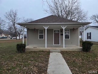 1571 Jefferson St, Carlyle, IL 62231