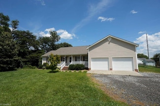 8302 Dorwood Dr, Browns Summit, NC 27214