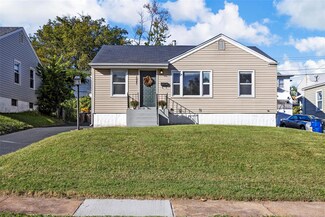 10247 Saint Dennis Ln, Saint Ann, MO 63074