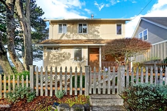 3007 NW Port Dr, Lincoln City, OR 97367