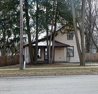 104 E State Rd, Grant, MI 49327