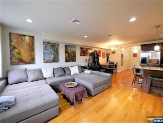 124 68th St Unit 202, Guttenberg, NJ 07093