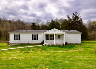 10002 Three Oaks Ln, Bloomsdale, MO 63627
