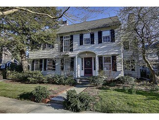 43 E Orchard Ave, Providence, RI 02906