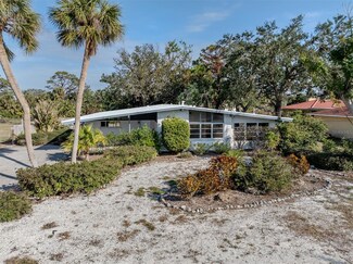 204 Gulf Dr, Venice, FL 34285