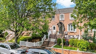 63-37 76th St, Middle Village, NY 11379