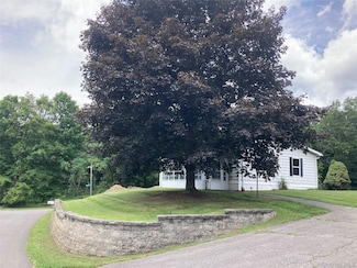 1 Orchid Ln, New Paltz, NY 12561