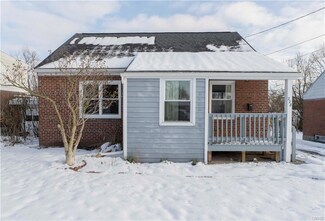 228 Russell Ave, Liverpool, NY 13088