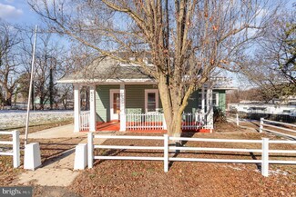 2472 Pleasant View Dr, York, PA 17406