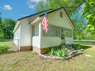 427 W 9th St, Ada, OK 74820
