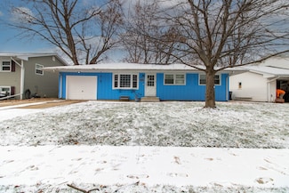 1312 Rutledge Rd, Bloomington, IL 61704