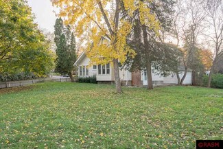 808 W Pleasant St, Mankato, MN 56001
